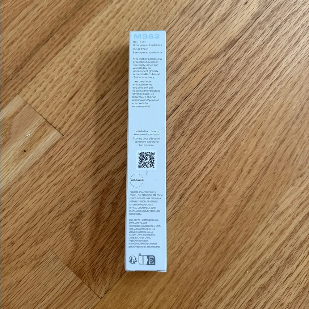 Morphe eyeshadow brush detail smudge eye brush